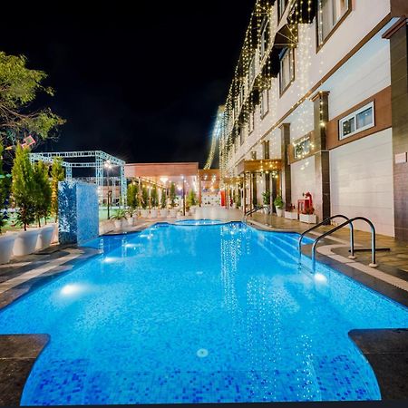 Hotel Vasdaa Grand Dehradun Dış mekan fotoğraf