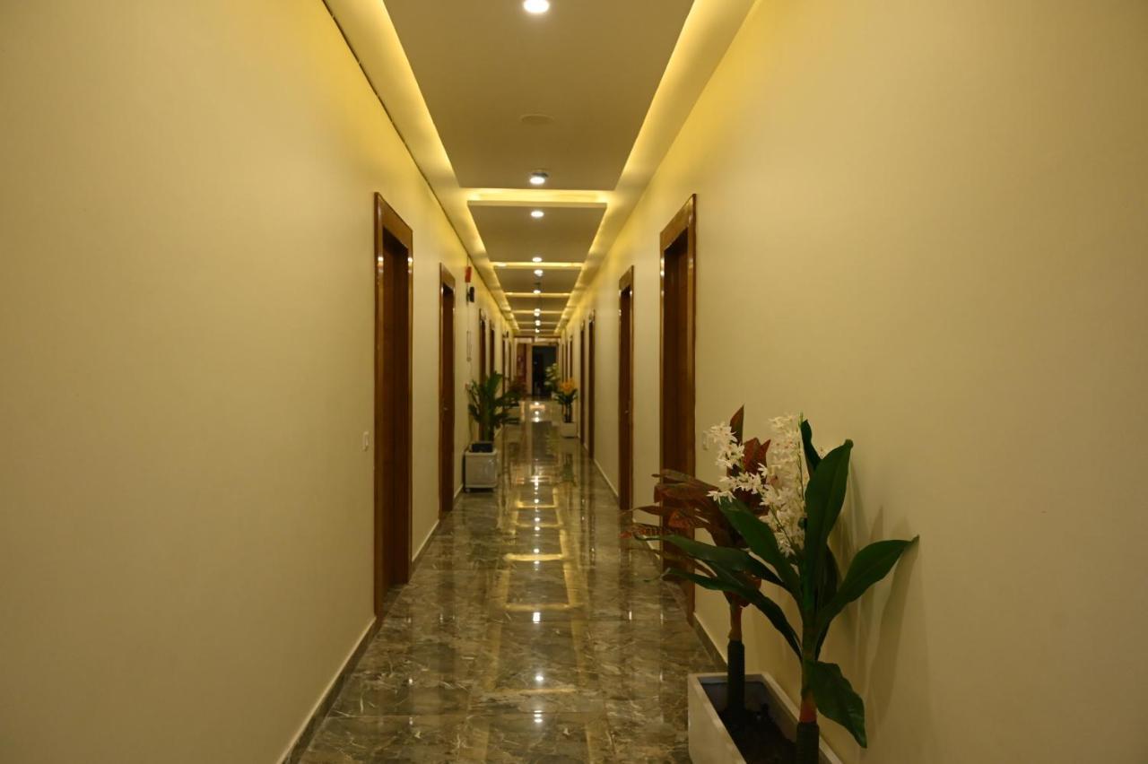 Hotel Vasdaa Grand Dehradun Dış mekan fotoğraf