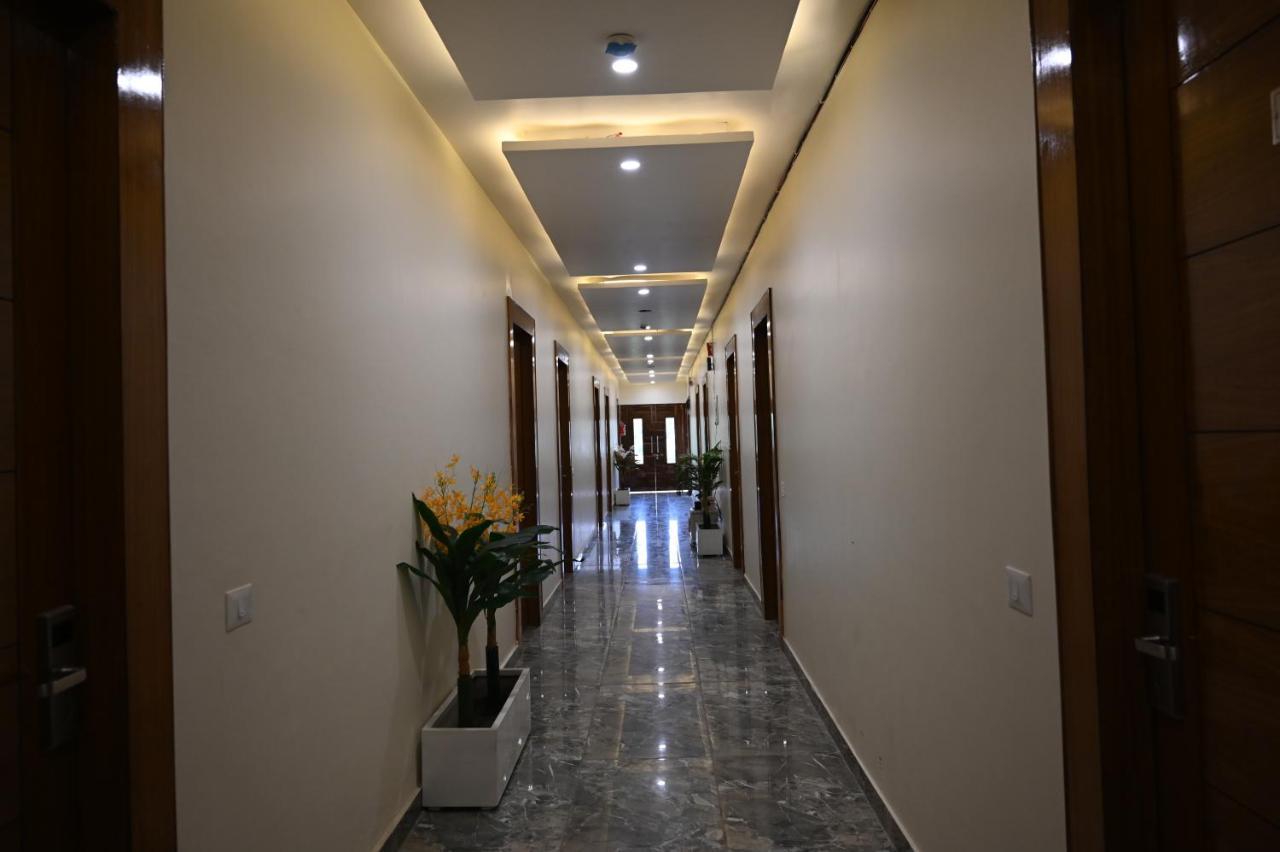 Hotel Vasdaa Grand Dehradun Dış mekan fotoğraf