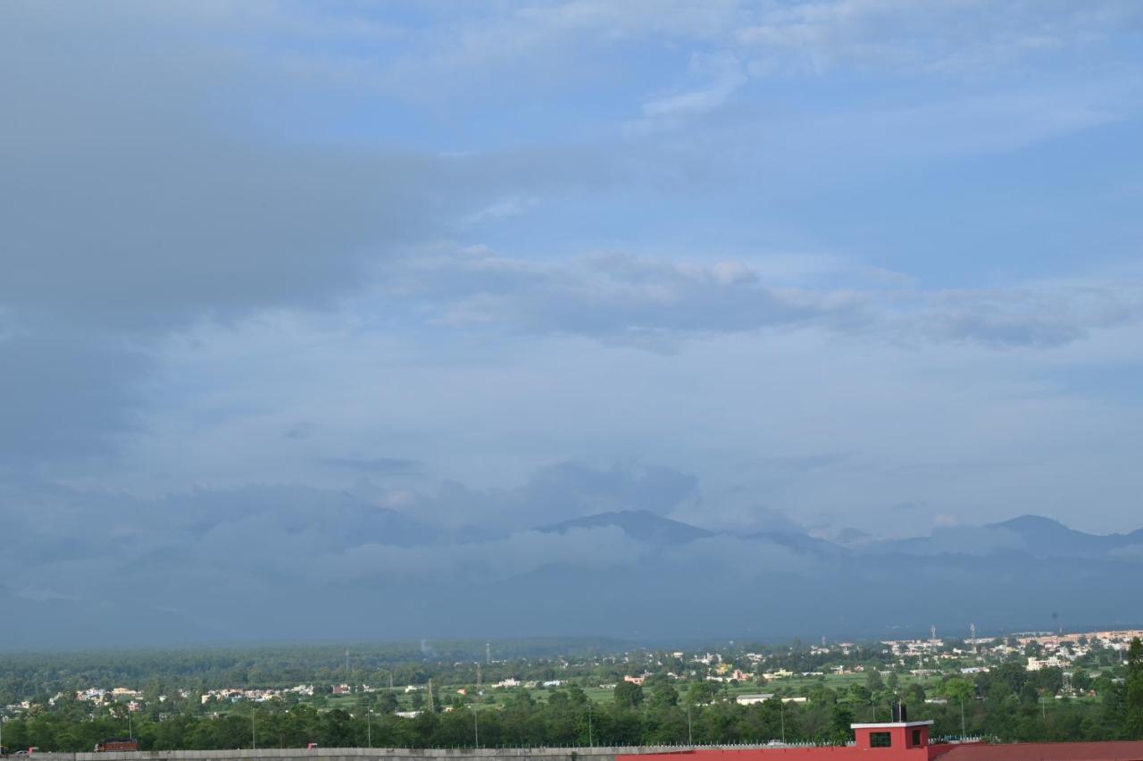 Hotel Vasdaa Grand Dehradun Dış mekan fotoğraf