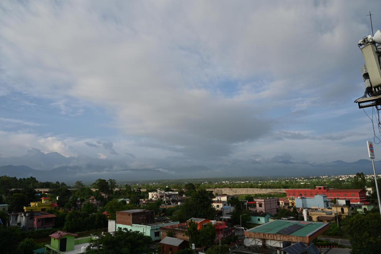 Hotel Vasdaa Grand Dehradun Dış mekan fotoğraf