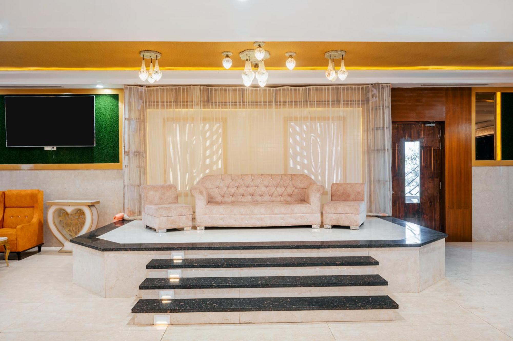 Hotel Vasdaa Grand Dehradun Dış mekan fotoğraf