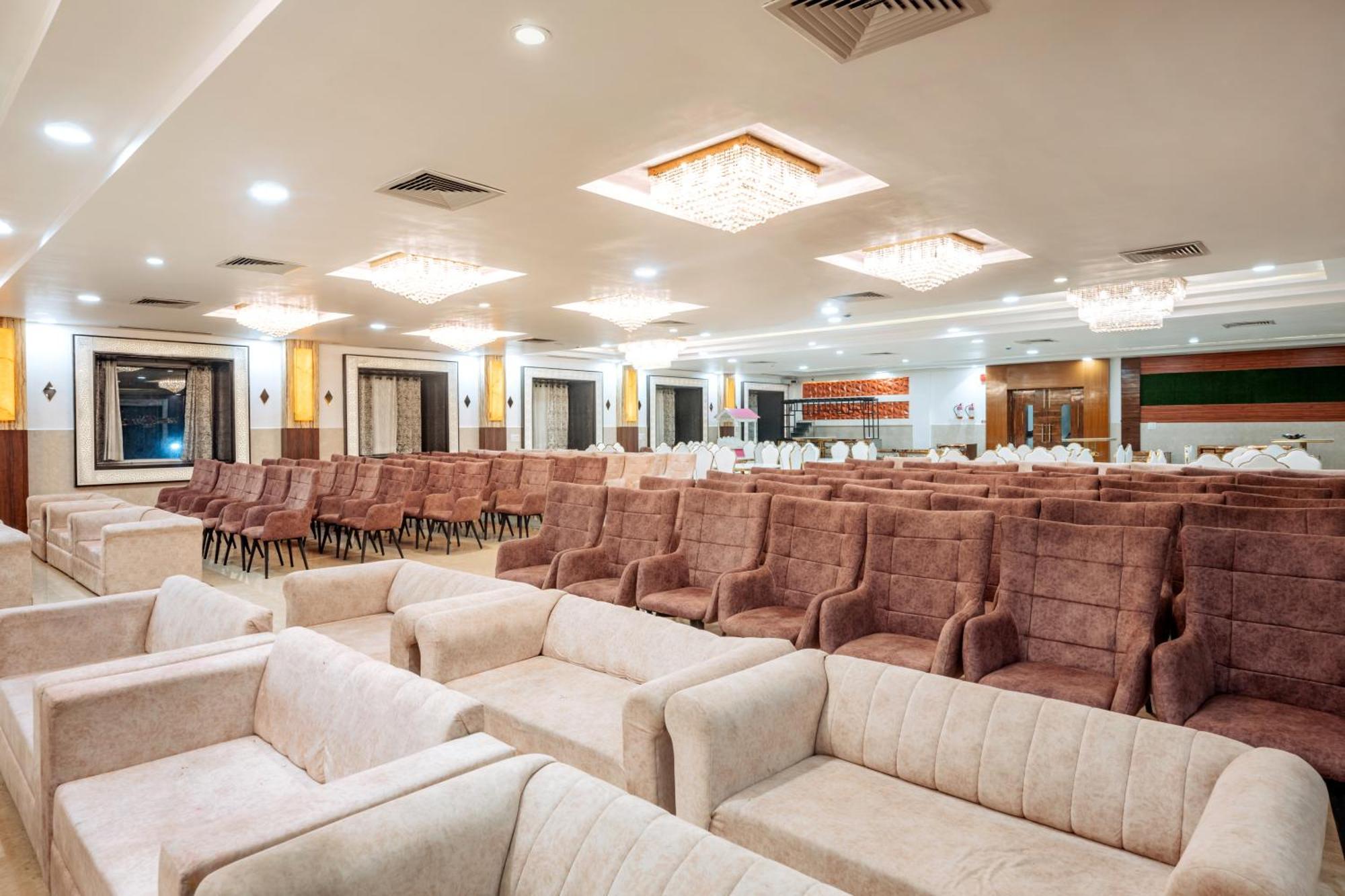 Hotel Vasdaa Grand Dehradun Dış mekan fotoğraf