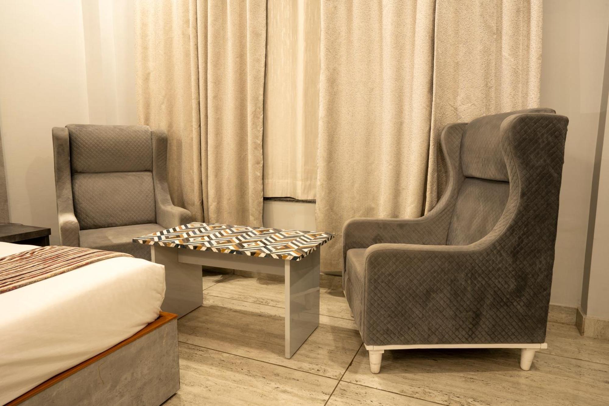 Hotel Vasdaa Grand Dehradun Dış mekan fotoğraf