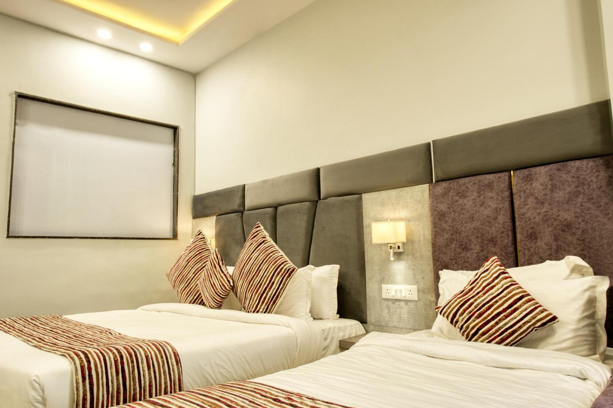 Hotel Vasdaa Grand Dehradun Dış mekan fotoğraf