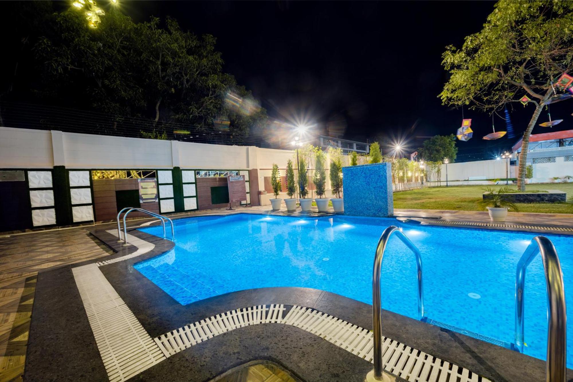 Hotel Vasdaa Grand Dehradun Dış mekan fotoğraf